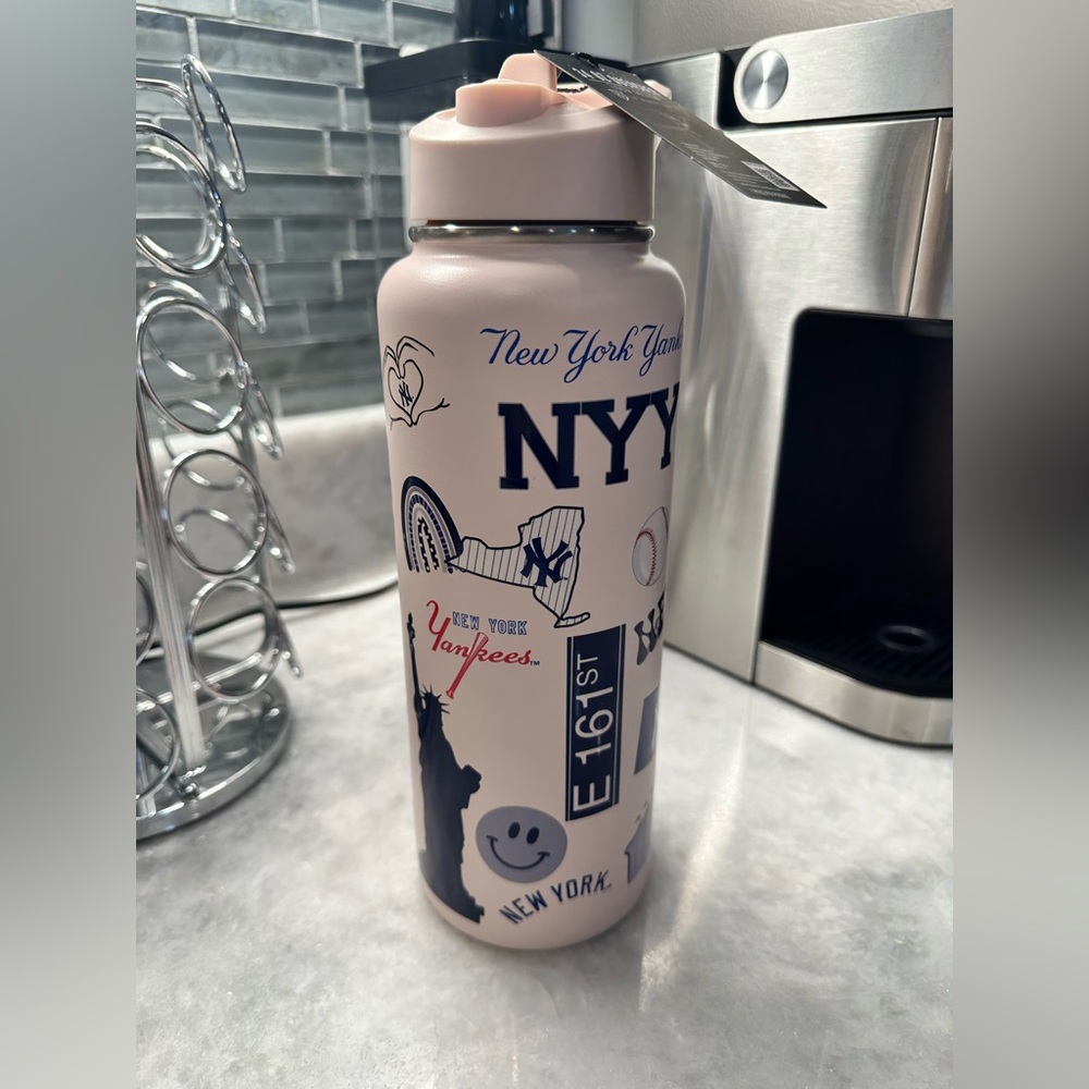 New York Yankees Pink 34oz Unique Design Quencher Tumbler - Picture 5 of 11